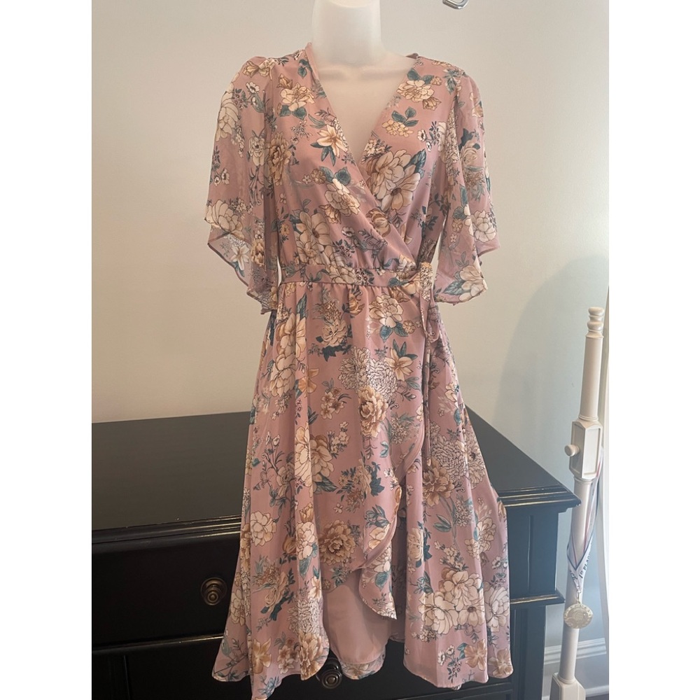 Beautiful Floral Wrap Dress NWT